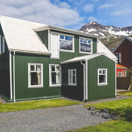 Dulluhus - Apartments By Aldan Seyðisfjörður Exteriör bild